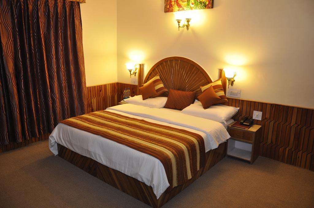 Hotel Natraj Manali Dharamshala Ruang foto