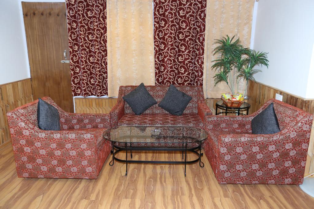 Hotel Natraj Manali Dharamshala Ruang foto